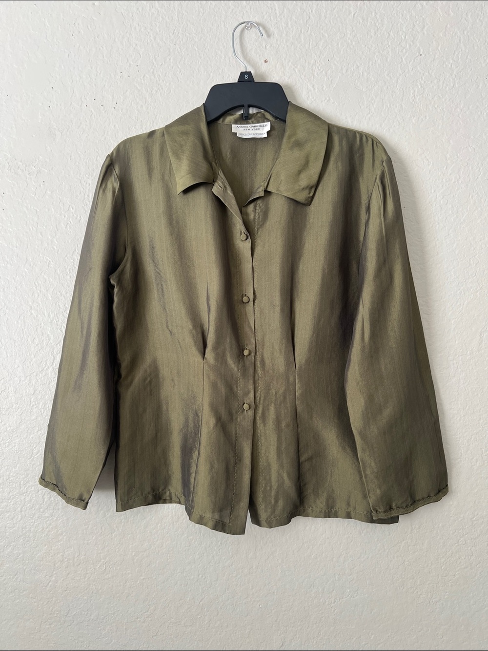 EUC BERGDORF GOODMAN 100% Silk Button Down Blouse Olive Green S